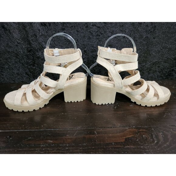 NEW Dirty Laundry Fun Stuff Gladiator Beige Casual Sandals/ Size 7M - Picture 2 of 8